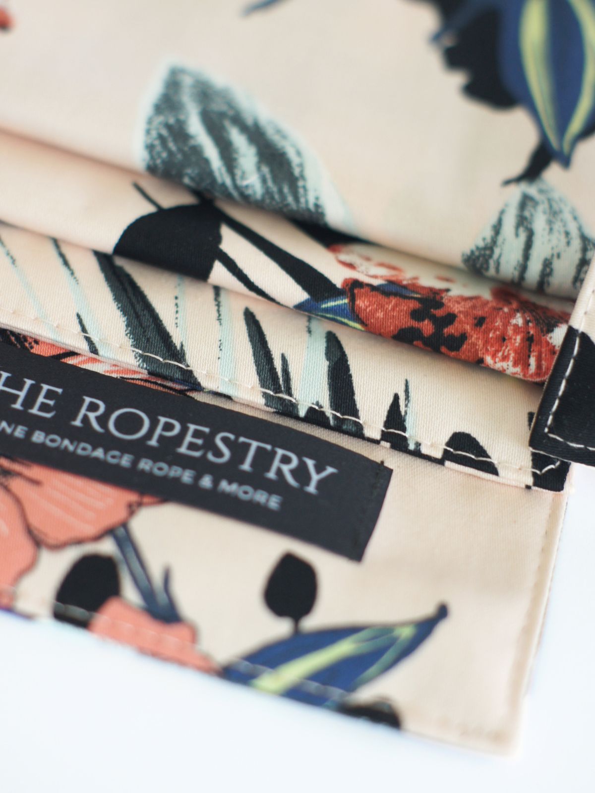 Blindfold, printed cotton – 3-Ply Sleep Mask & Bondage Restraint – Multi-use Tie, Shibari Accessoire with floral print