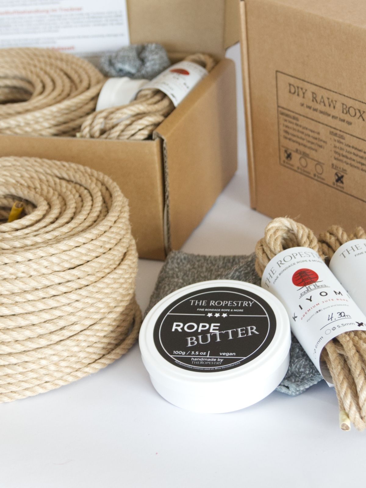 KIYOMI DIY RAW BOX - 50m raw rope, 2x 4.3m ø5mm ropes, rope butter, storage box, instructions and FREE microfibre cloth