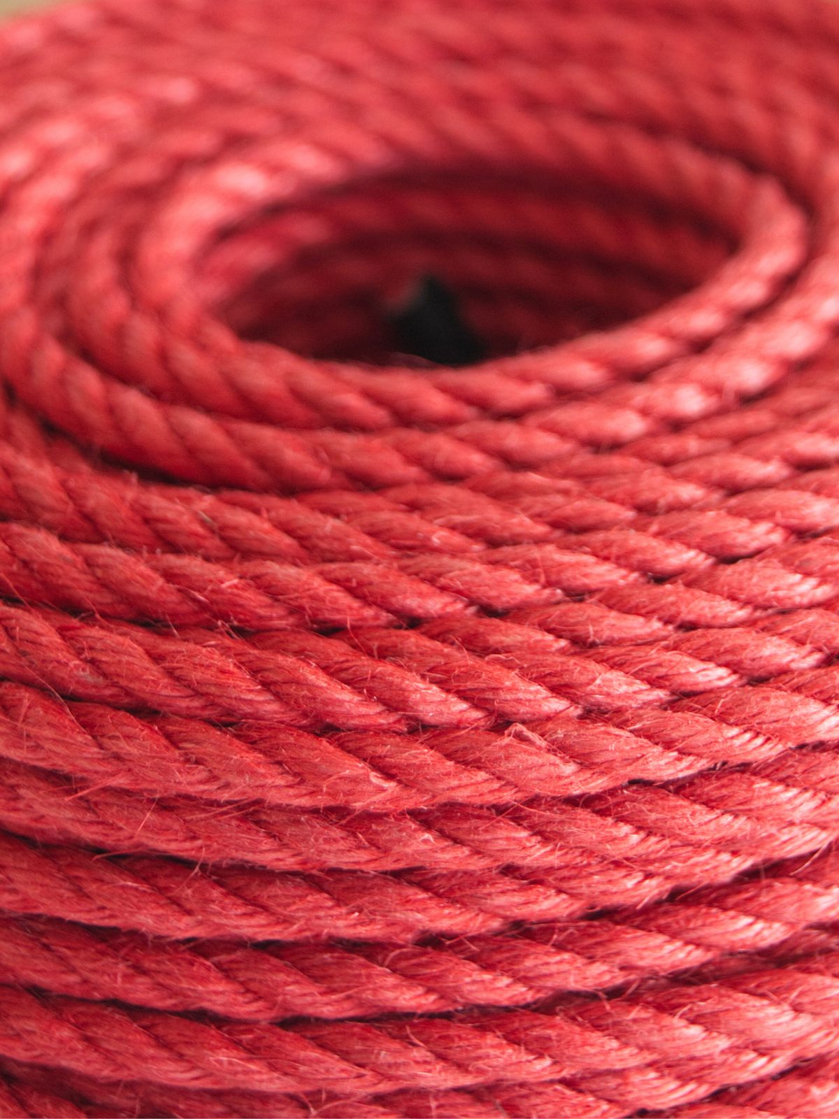 KIYOMI RED DIY RAW BOX - 50m raw red jute rope, 2x 4.3m ø5mm ropes, rope butter, storage box, instructions and FREE microfibre cloth