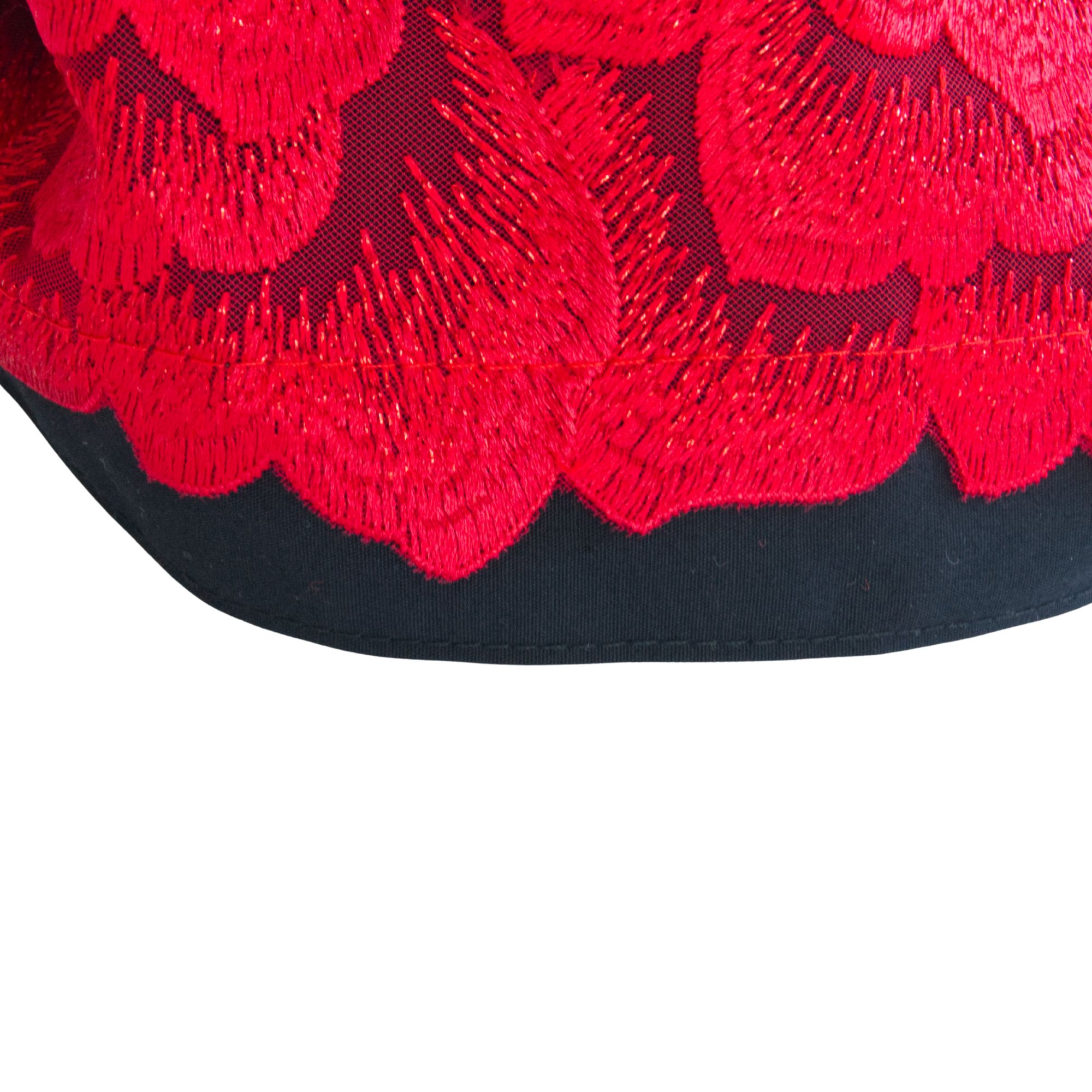 Augenbinde "Carmine" mit leuchtend roter Spitze – für Shibari & Sensory Play, Meditationsmaske | Exklusiv-Design von TheRopestry