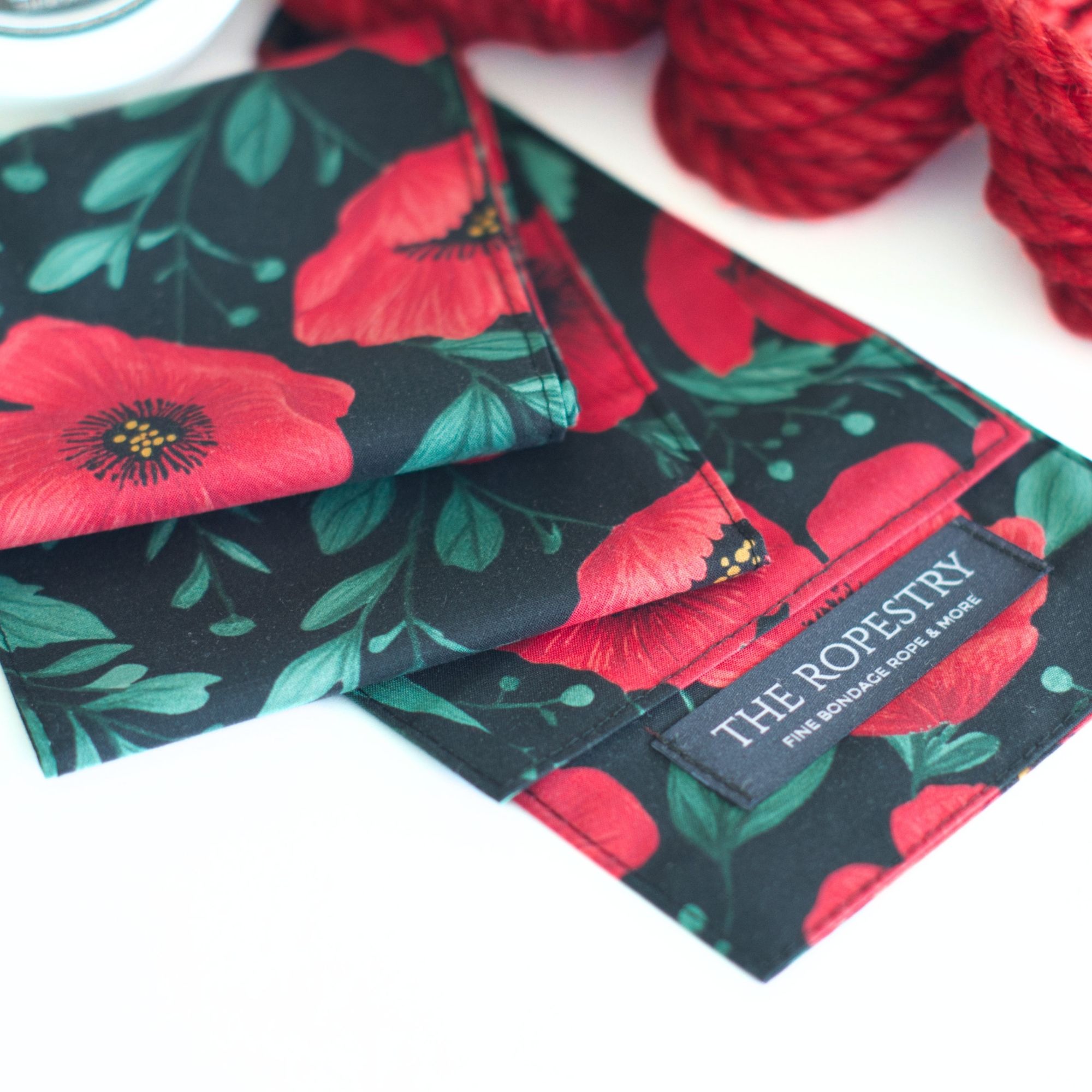 Blindfold "Poppy Flowers" pure cotton satin with allover print – 3-Ply Sleep Mask & Bondage Restraint – Multi-use Tie, Shibari Accessoire