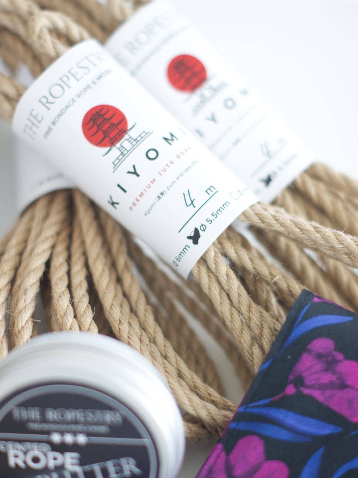 Shibari Starter Kit – April Edition | 2x 4m + 2x 8m Kiyomi 5.5 mm Untreated Jute Ropes + Strawberry Rope Butter + Blindfold